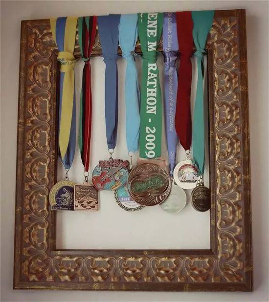 Как оформить медали спортивные на стене фото