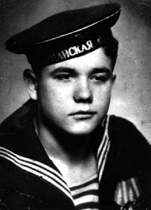 14-ти летний юнга Игорь Пахомов был награжден двумя орденами Красного Знамени.